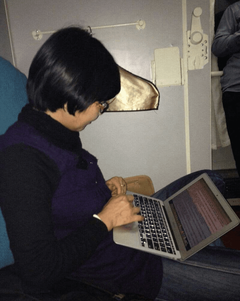 Wang Yu artık davalara bakacak gücü kendinde bulamıyor, baskı altında hissediyor.